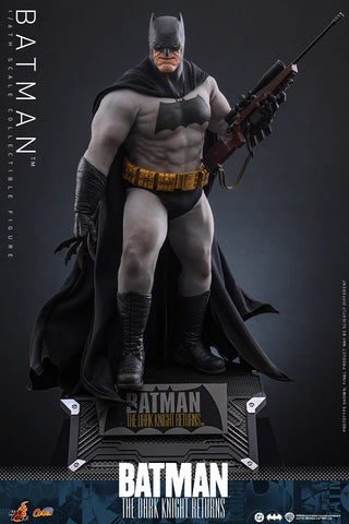 【Pre-Order】Hot Toys CMS024 Batman: The Dark Knight Returns Batman 1/6 Scale 32cm / 12.6''